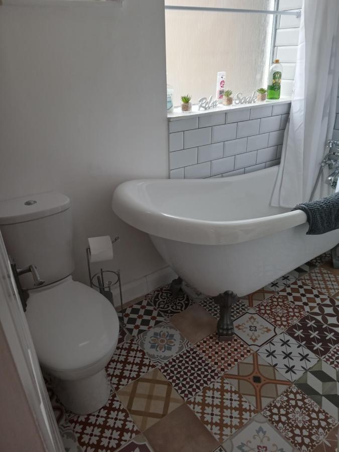 Little Dorrit Studio Flat 5 Rochester Me1 1Xz Strood Esterno foto