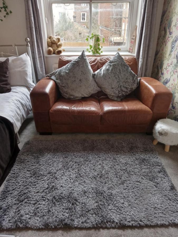 Little Dorrit Studio Flat 5 Rochester Me1 1Xz Strood Esterno foto